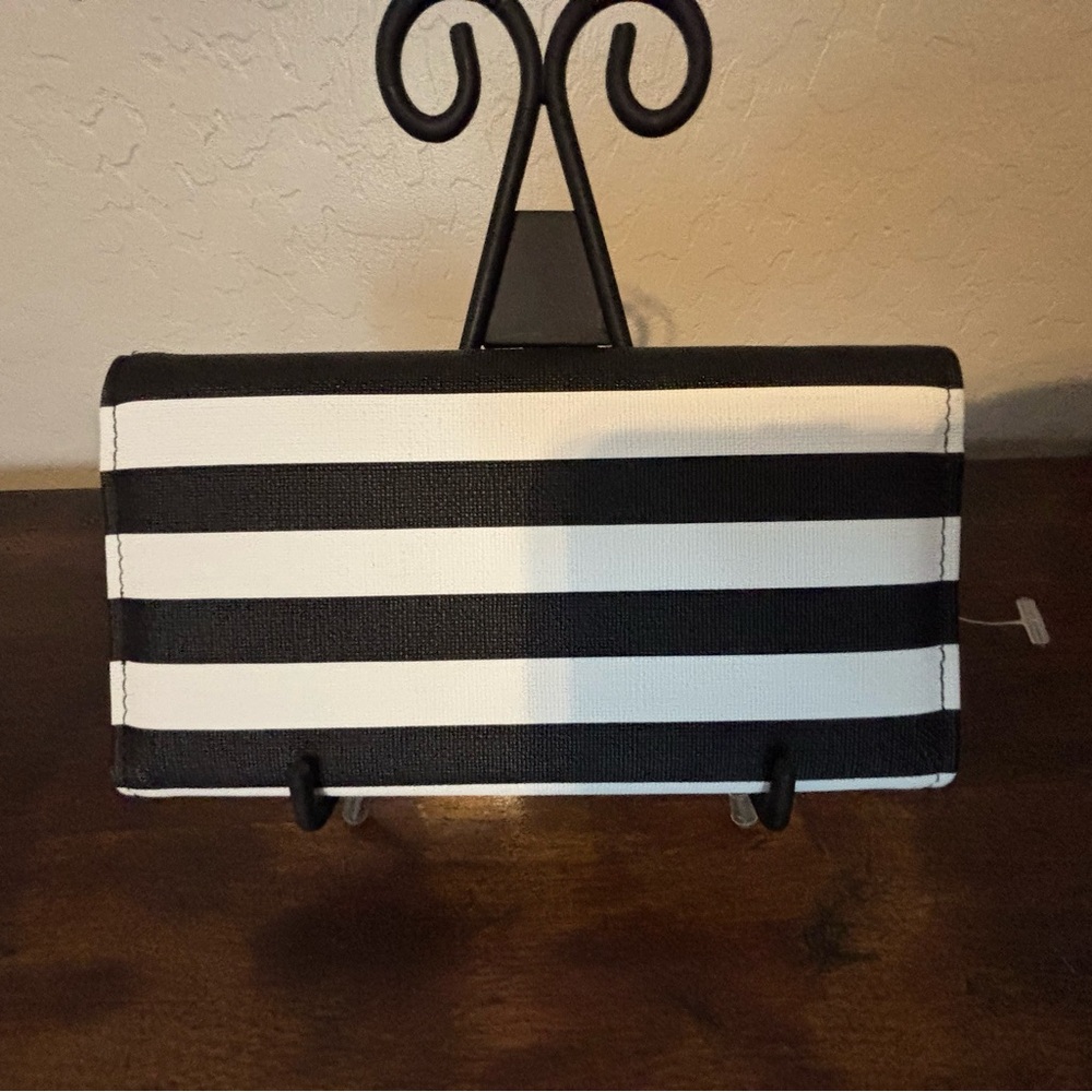 Kut from the Kloth Black Leather Accessory